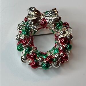 Vintage BEST Holiday wreath Christmas Red & Green Enamel Bow Brooch